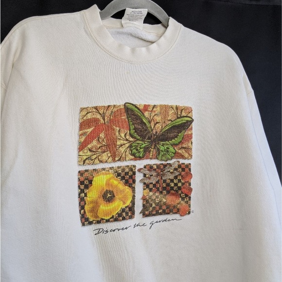 VTG Butterfly Nature Cottagecore Flower Crewneck - Picture 5 of 9